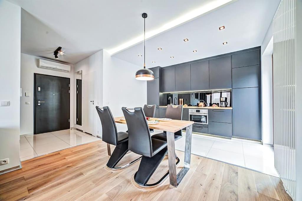 Dominikanska 9 - Bemyguest! In Apartamento Poznań